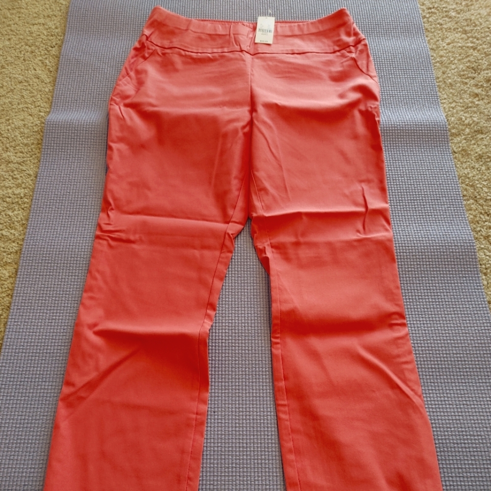 Women's pull on cropped dress pants, size S
